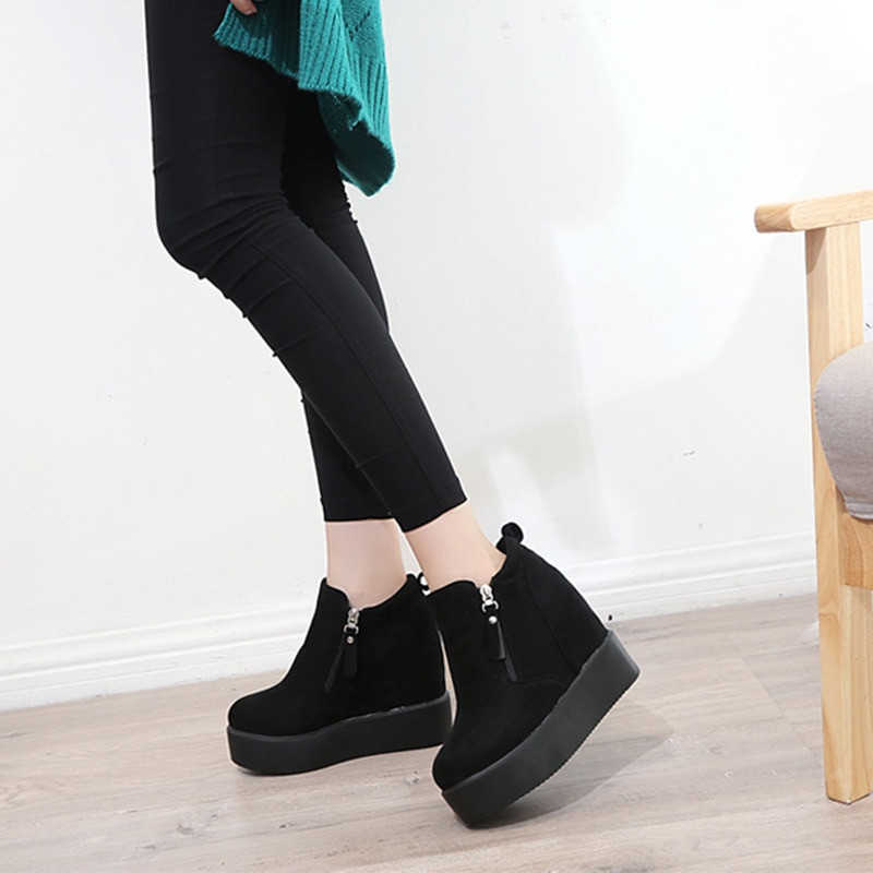 Ženske gležnjače 2019. Zimske kožne kratke plišane tople čizme za žene Cipele s platformom Ženske gležnjače sa skrivenom petom