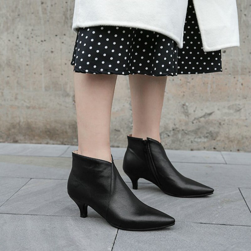 2020 PU téli ősz hegyes orrú női bokacsizma V-szabású design középsarkú csizma női extra nagy méretű 33-48 női cipő