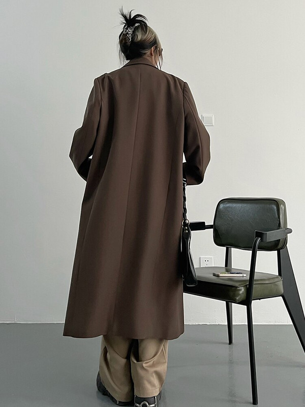 [EAM] Sieviešu brūns, liela izmēra, garas tranšeja, jauns atloks, garām piedurknēm, brīvi pieguļoša vējjaka, modes plūdmaiņas, 2022. gada pavasara rudens 1DF0079