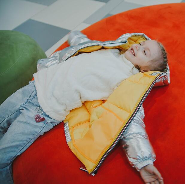 Bērnu ziemas jaka bērniem meitenēm sudraba zelts melns Zēni Ikdienas mētelis ar kapuci Bērnu apģērbi Apģērbi bērniem Parka jaka sniega tērps