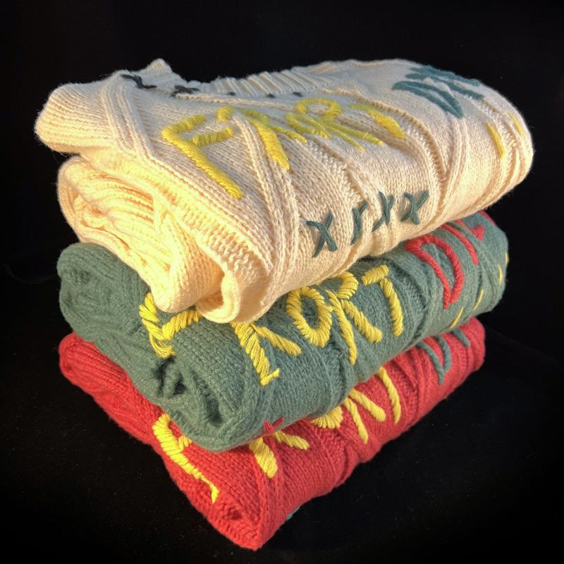 Krāsains burtu dizaina džemperis sieviešu brīvs un slinks ārā ziemas apģērbs puloveru topi sieviešu modes topi 2022 sieviešu y2k apģērbi