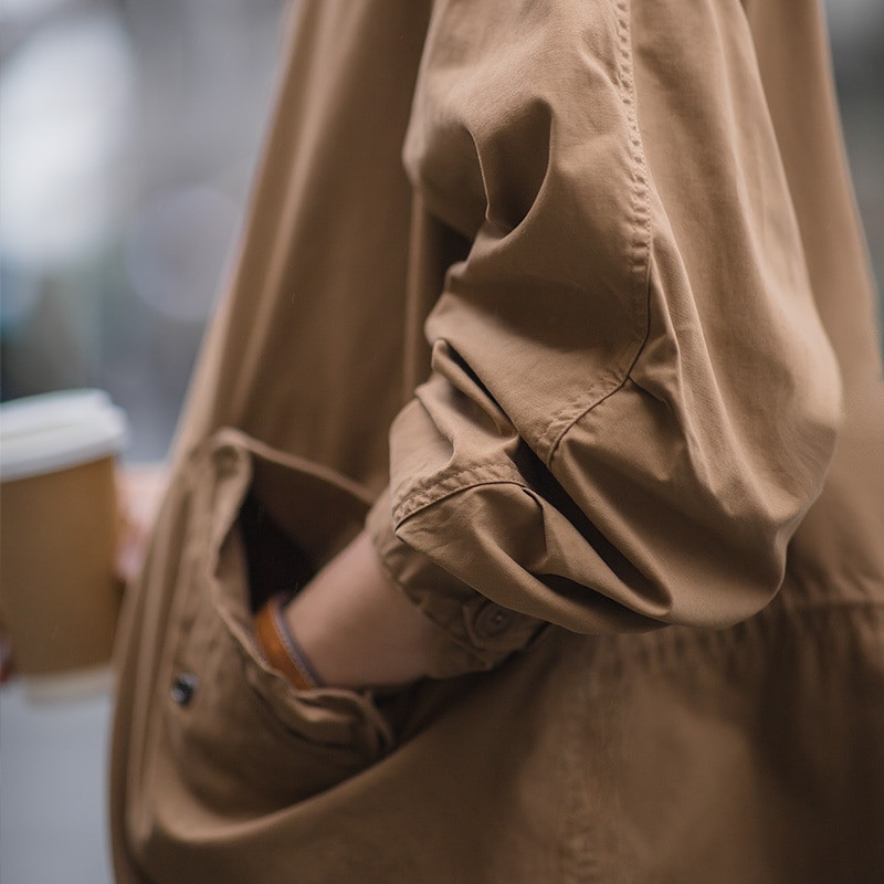 Ανδρικό Vintage M51 Fishtail Army Green και Camel παλτό με υφαντό σχοινί μέση, χαλαρό στρατιωτικό παλτό στο μεσαίο μήκος