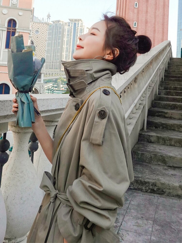 2022. Jesen Zima Vjetrovka s visokim ovratnikom Visokokvalitetni ženski baloner s dvostrukim kopčanjem Elegantni dizajn epoleta Dugi kabanici