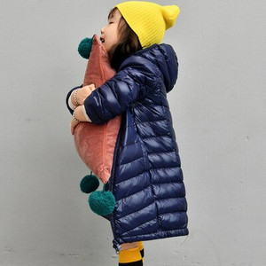 Ziemas īpaši vieglas bērnu dūnu jakas 2022. gada jauni zēni, meitenes, garas, baltas pīļu dūnu jakas, pūkaini mēteļi, bērnu apģērbi, sniega tērpi