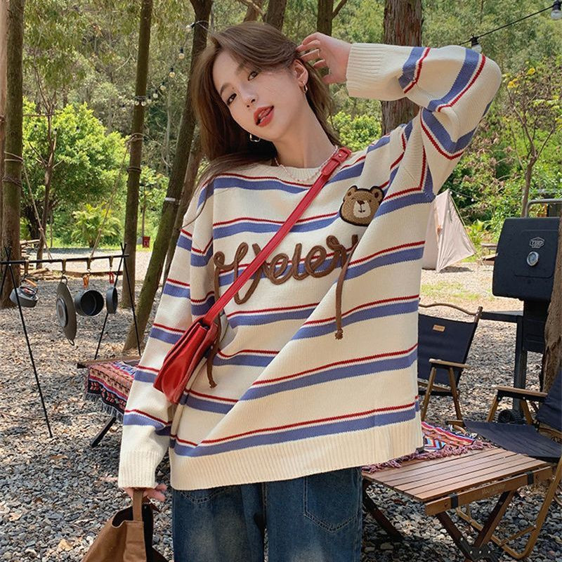 Lācis izšūts džemperis Sieviešu korejiešu modes svītraina apaļa apkakle brīva daudzpusīga pulovera džemperis koledžas stila saldais džemperis