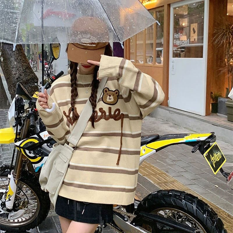 Lācis izšūts džemperis Sieviešu korejiešu modes svītraina apaļa apkakle brīva daudzpusīga pulovera džemperis koledžas stila saldais džemperis