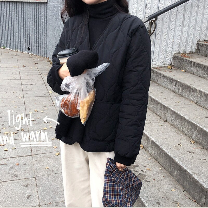 Mozuleva jaunums 2022. gada rudens ziemas sieviešu jakas V-veida kakla izgriezuma stepēts puferis parkas Augstas kvalitātes silts, liela izmēra vintage savvaļas sieviešu mētelis