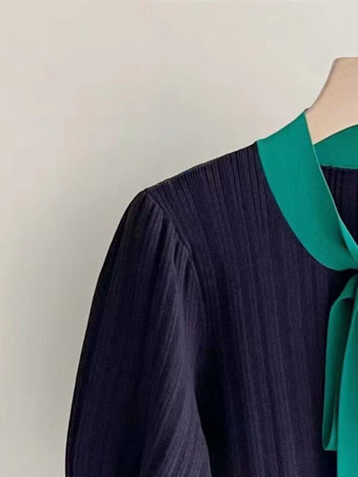 2022. gada pavasaris, vasara — jauni sieviešu bantītes kontrasta trikotāžas topi sievietēm ar īsām pūšām piedurknēm