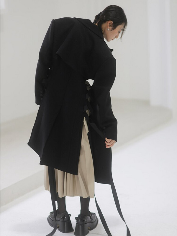 TWOTWINSTYLE izgriezts melns mētelis sievietēm ar atloku garām piedurknēm, pārsējs Dizainera vienkrāsaini mēteļi, sieviešu apģērbs 2021. gada stils, jauns
