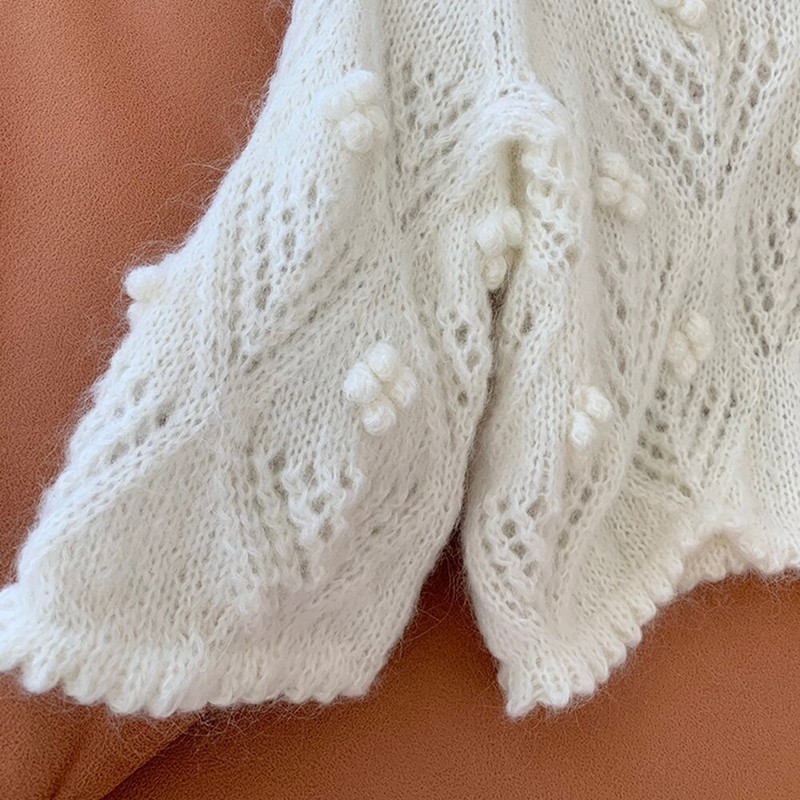 22 Rudens/ziemas smalks ziedu izšuvums, roku darbs ar dziļām piedurknēm, īss mohēras trikotāžas džemperis sievietēm